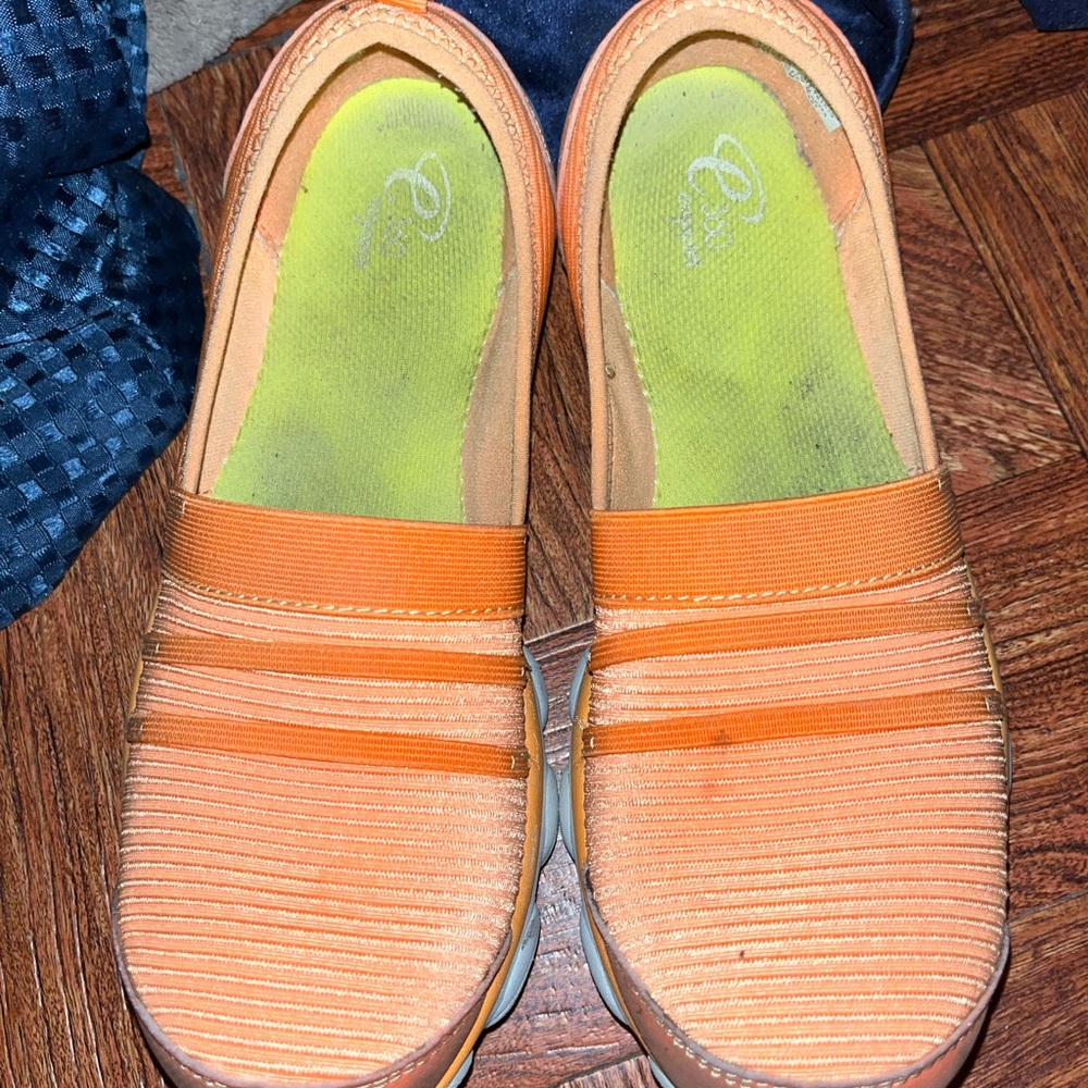 Easy Spirit Orange Flats
